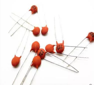 Kit ceramic condensator 300 buc